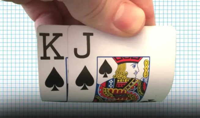 同花KJ，这手具有坚果潜力的牌该怎么玩